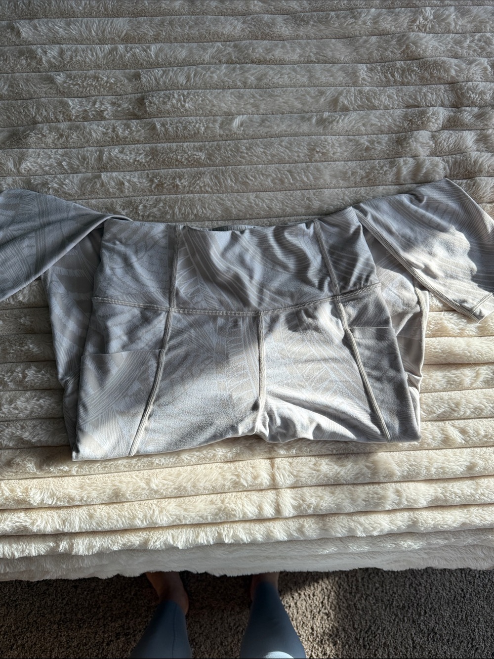 Athleta Beige Cream Subtle Print Leggings